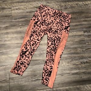 Fabletics Capri Mila size L